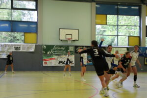 Verbandsliga Ost: TBSV Neugersdorf 1. – Radeberger SV 34:31 (16:17) – „TBSV-Damen belohnen sich mit einem Sieg.“